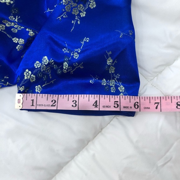 Traditional Chinese Dress - Picture 8 of 8